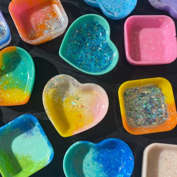 Heart Dish - Teal / Turquoise Rim and Holographic Blue Confetti Base - Picture 10 of 11